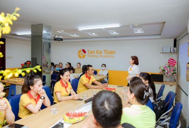 Khoá kế toán hộ kinh doanh cá thể